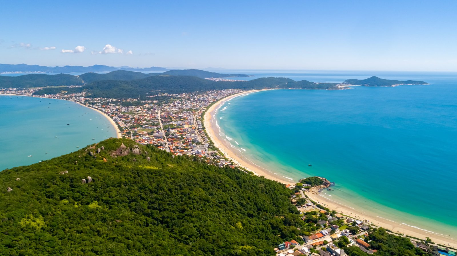 Vista panorâmica do litoral a partir do Morro do Macaco.